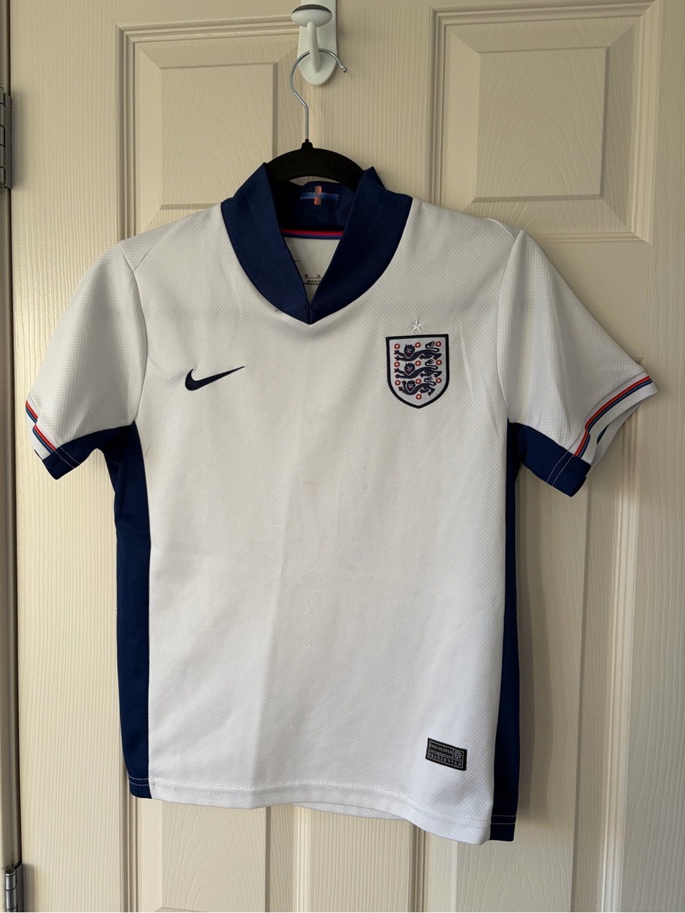 🐢 NIKE - England Soccer Jersey - Size 26 - Kids - Flaw